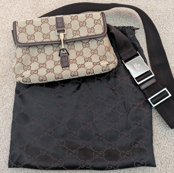 GUCCI GG Canvas Jackie Belt Bag - Picture 2 of 14